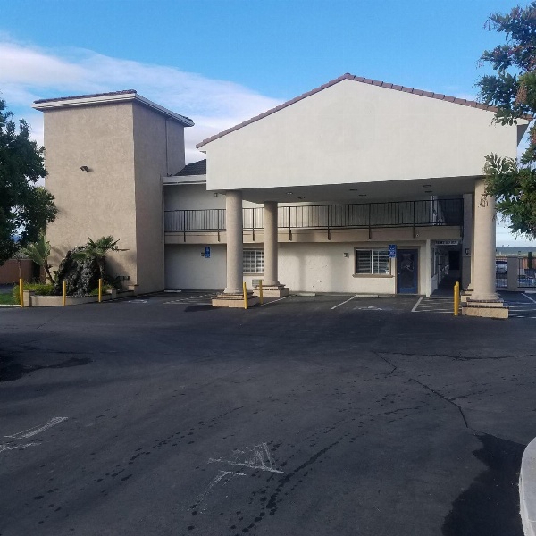 SureStay Hotel by Best Western Hollister image 1